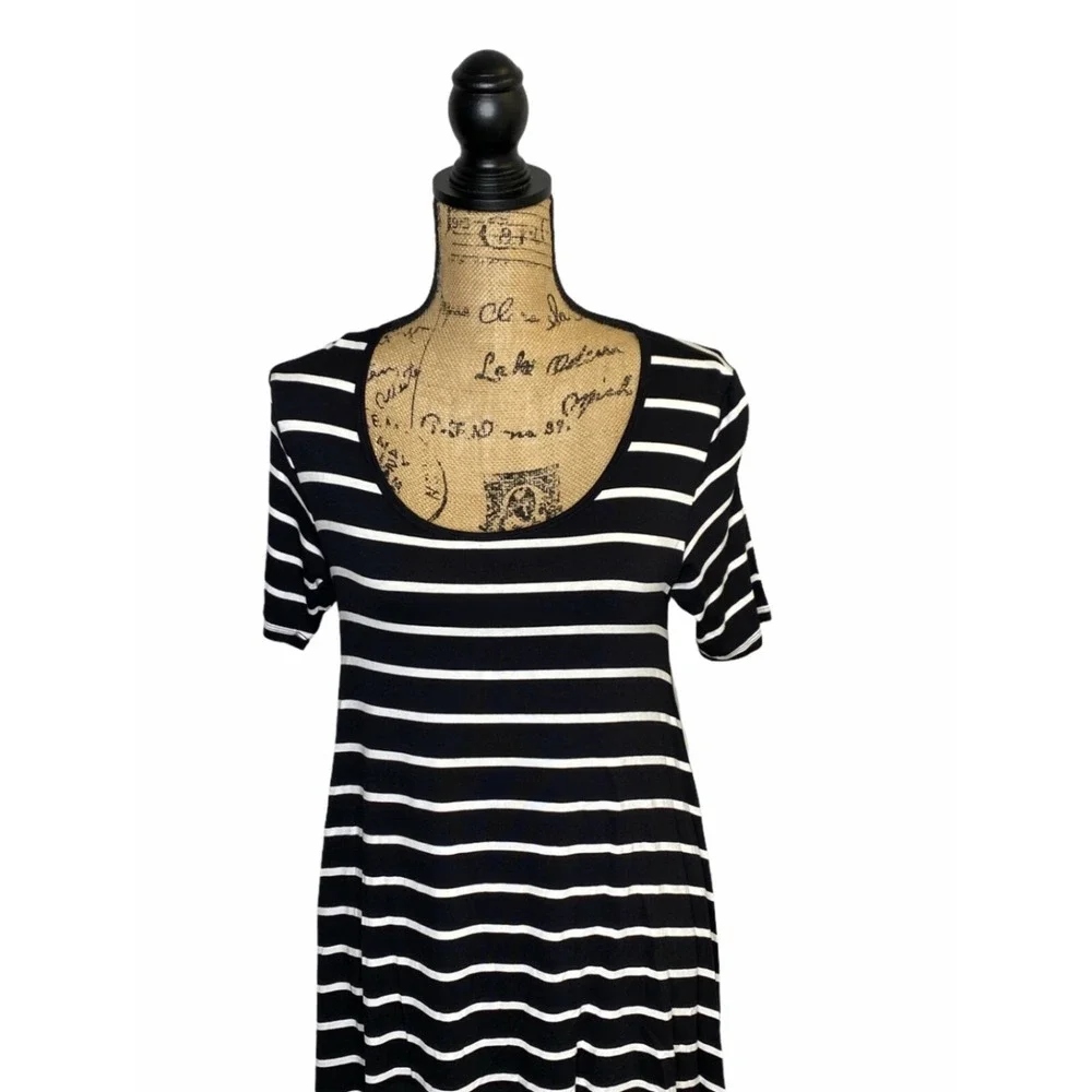 LuLaRoe Perfect T Shirt Womens XXS Black White Striped Scoop Neck Short Sleeve
